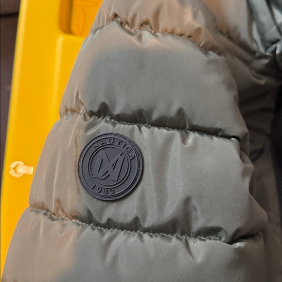 Nautica Dark Green Puffer Jacket with detachable hood - Picture 3 of 4